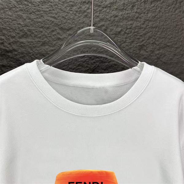 2025秋冬必須・快適ストレッチ クマプリント FENDI フェンディ コピー パーカー 上質 