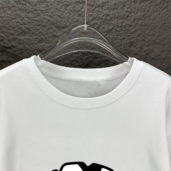 2025秋冬先取り・ゆったり快適 FENDIロゴ パーカー おすすめ FENDI フェンディ コピー