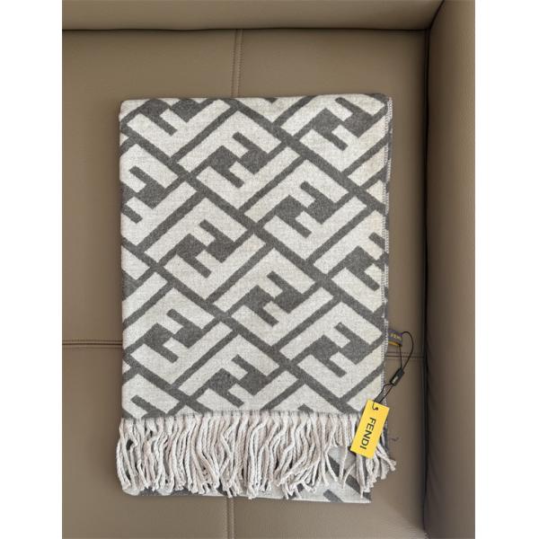 2025秋冬新作・ソフト質感ストール 人気急上昇 FENDI フェンディ スーパーコピー