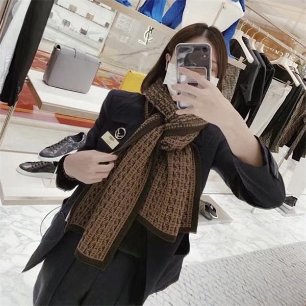 2025秋冬トレンド・クラフト風ウールマフラー FENDI フェンディ コピー 話題アイテム