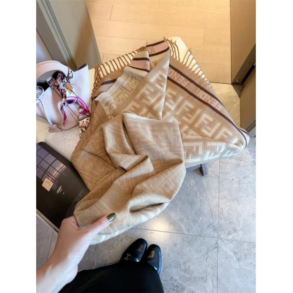  FENDI フェンディ コピー2025秋冬注目度UP・ライトタッチショール 売れ筋ランキング