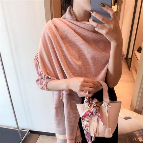 2025秋冬先取り・スウィート柔彩ストール FENDI フェンディ スーパーコピー人気セレクト