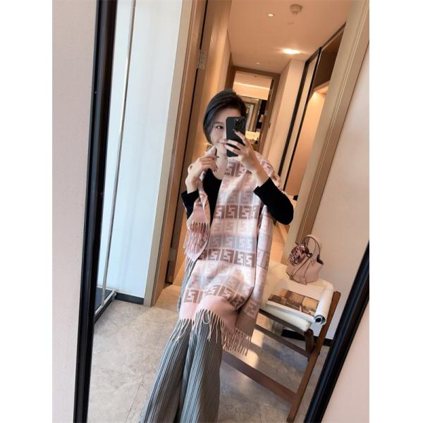 FENDI フェンディ コピー2025秋冬マストバイ・グレース調マフラー 注目キーワード