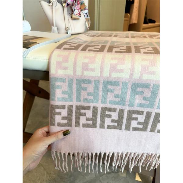 FENDI フェンディ コピー2025秋冬マストバイ・グレース調マフラー 注目キーワード