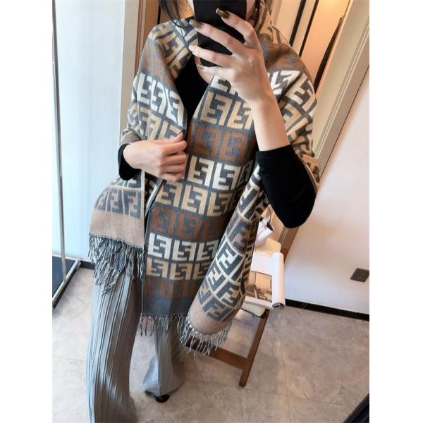 FENDI フェンディ コピー2025秋冬マストバイ・グレース調マフラー 注目キーワード