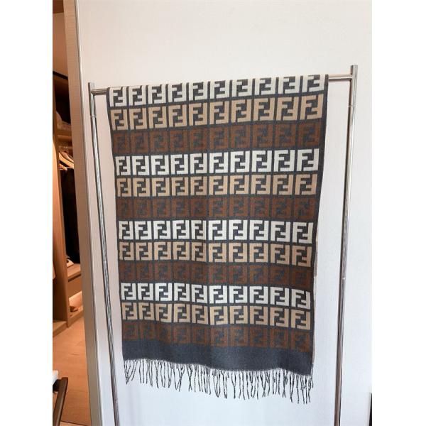 FENDI フェンディ コピー2025秋冬マストバイ・グレース調マフラー 注目キーワード