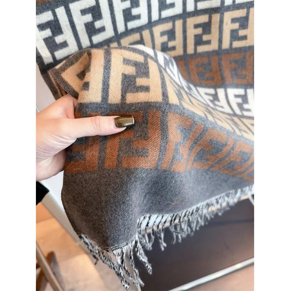 FENDI フェンディ コピー2025秋冬マストバイ・グレース調マフラー 注目キーワード