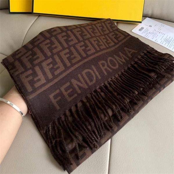 2025秋冬定番魅力・ふんわり柔暖 マフラー 新作登場 FENDI フェンディ コピー