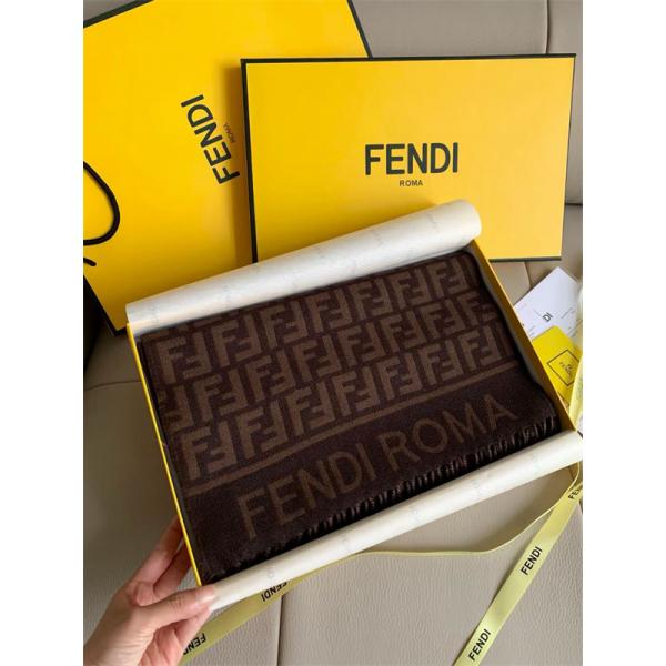 2025秋冬定番魅力・ふんわり柔暖 マフラー 新作登場 FENDI フェンディ コピー