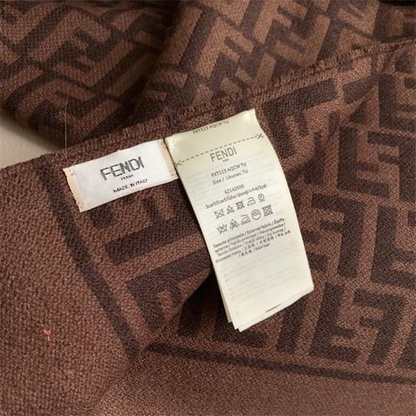 2025秋冬定番魅力・ふんわり柔暖 マフラー 新作登場 FENDI フェンディ コピー