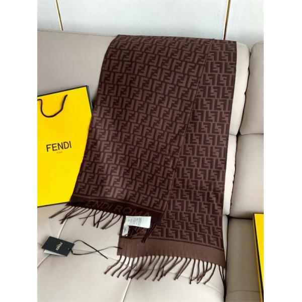 2025秋冬定番魅力・ふんわり柔暖 マフラー 新作登場 FENDI フェンディ コピー