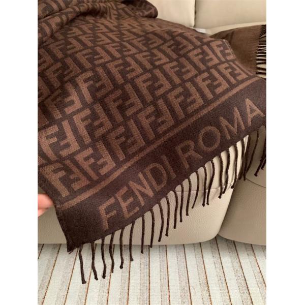 2025秋冬定番魅力・ふんわり柔暖 マフラー 新作登場 FENDI フェンディ コピー