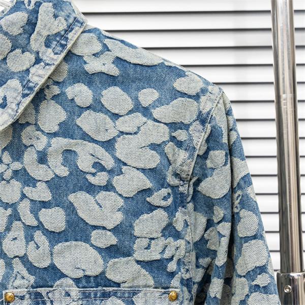 LOUIS VUITTON ルイヴィトン スーパーコピー 2025秋冬 上質感 軽やかデザイン ブルー デニムシャツ 注目