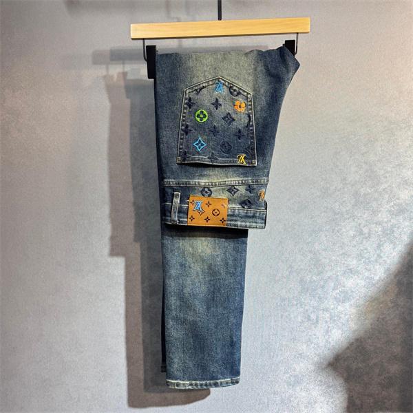 2025秋冬話題作・ネイビー 刺繍 LOUIS VUITTON ルイヴィトン コピー デニムパンツ トレンド最前線