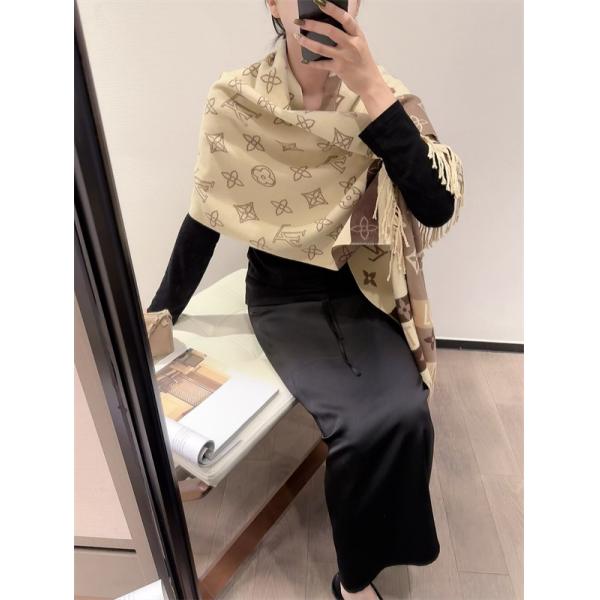 ブラック 2025秋冬話題・大人エレガンス LOUIS VUITTON ルイヴィトン コピー マフラー