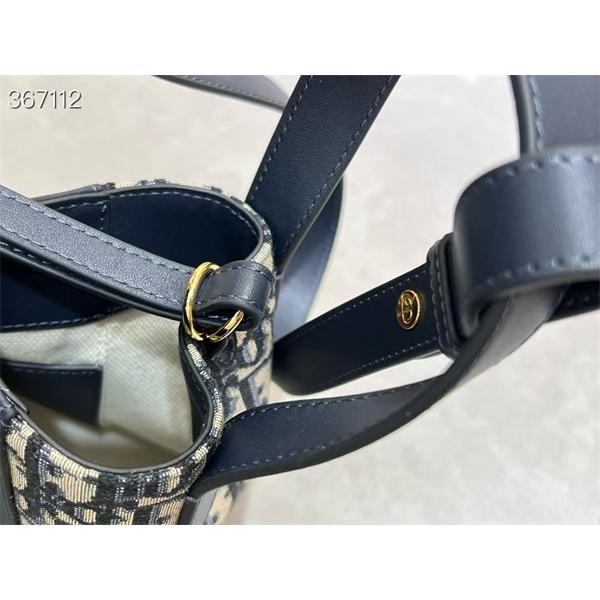 2025トレンド新作❤❤  ディオールショルダーバッグコピーChristian Signature 大容量通勤通学上質アイテム