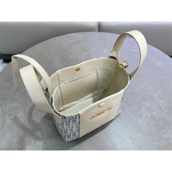 ☆トレンド新作☆DIOR Signatureディオールショルダーバッグコピー 大容量お手頃カジュアル大人っぽく上品