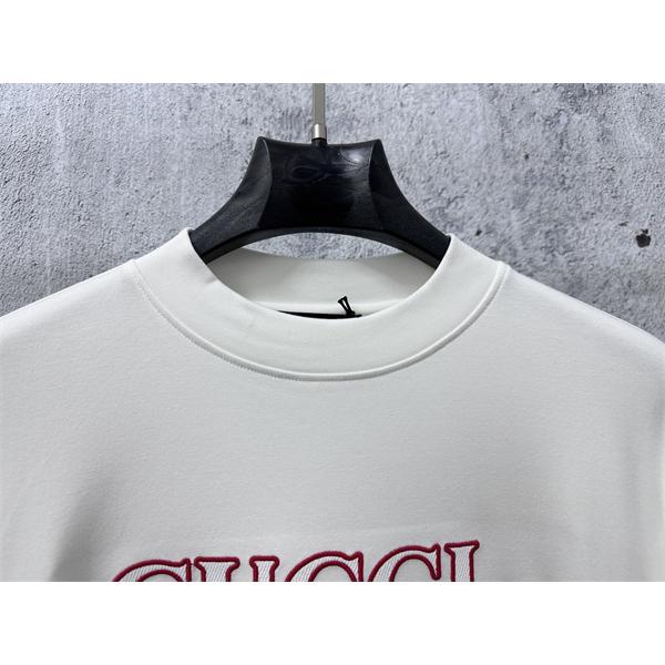  グッチ コピー 2025秋冬 トレンド ブラック GUCCI ロンT おしゃれ映え 人気上昇