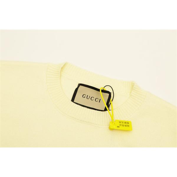 グッチ コピー 2025秋冬 柔らか上質 クリームカラー GUCCI ボーダーニット 旬のトレンド