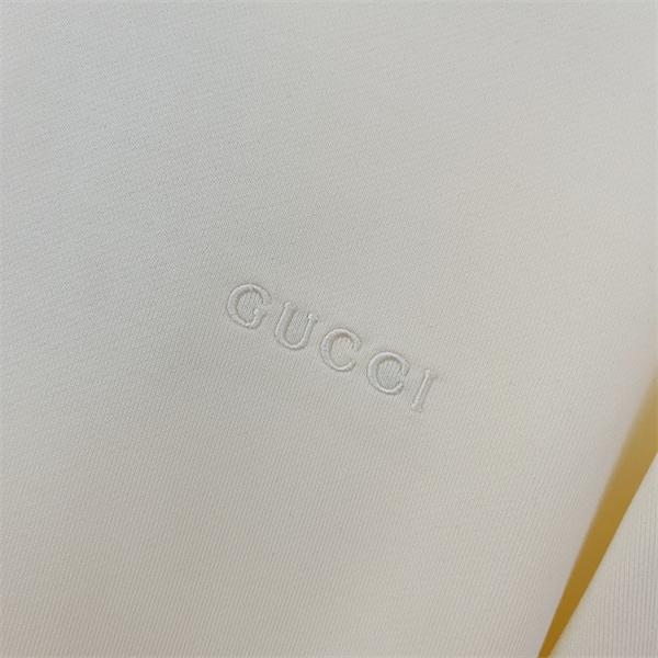 グッチ コピー 2025秋冬 ブラック GUCCI パーカー 洗練ミニマル 大人モード 売れ筋注目