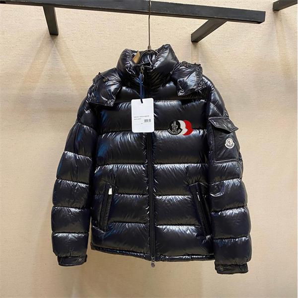 モンクレール コピー 2025秋冬 ブラック MONCLER ダウンジャケット トレンド最前線 おしゃれ  
