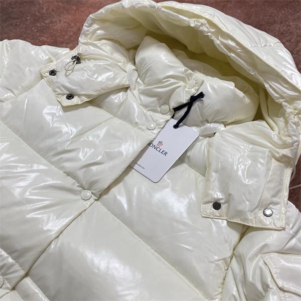 モンクレール コピー MONCLER 2025秋冬 新作 ブラック 高級 光沢 ロングダウンコート シルエット