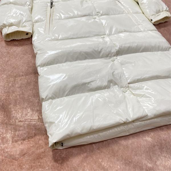 モンクレール コピー MONCLER 2025秋冬 新作 ブラック 高級 光沢 ロングダウンコート シルエット