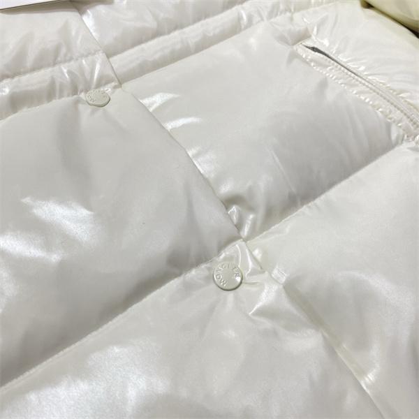 モンクレール コピー MONCLER 2025秋冬 新作 ブラック 高級 光沢 ロングダウンコート シルエット