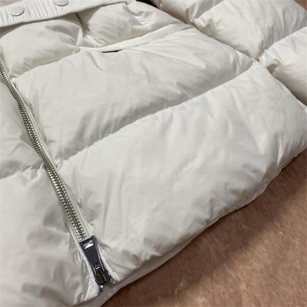 MONCLER 2025秋冬 ブラック 高級 ダウン 防寒 美ライン 人気 トレンド モンクレール コピー