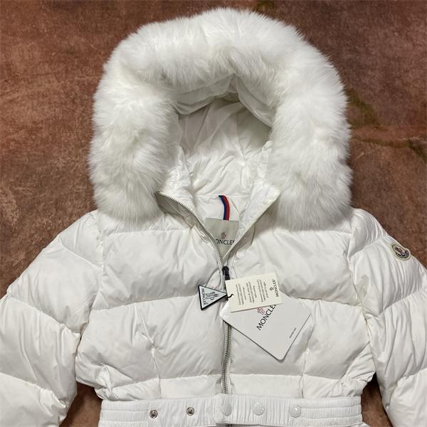 MONCLER 2025秋冬 ブラック 高級 ダウン 防寒 美ライン 人気 トレンド モンクレール コピー