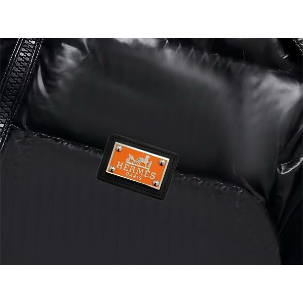 極暖 ブラック HERMES エルメス コピー ダウンジャケット バイカラーロゴ存在感 トレンド満載 