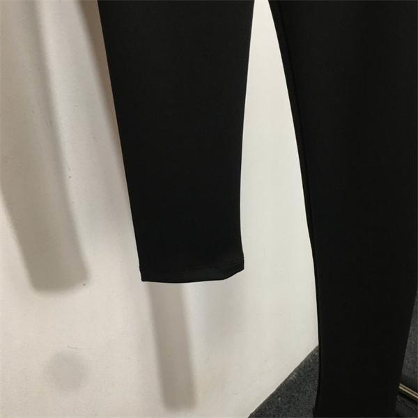 CHROME HEARTS 2025秋冬 スタイリッシュ ロゴ映え クロムハーツ コピー パンツ 美脚 魅力