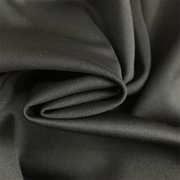 CHROME HEARTS 2025秋冬 スタイリッシュ ロゴ映え クロムハーツ コピー パンツ 美脚 魅力