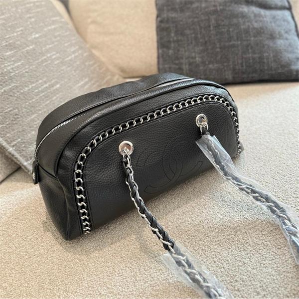 2025秋冬 シーズン限定 ブラック CHANEL シャネル 偽物 人気必須 ショルダーバッグ