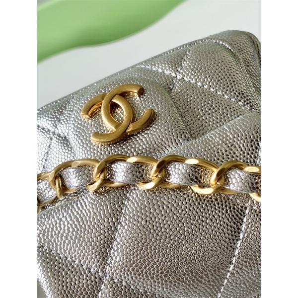 CHANEL シャネル コピー 2025秋冬 シルバー 大人気 上質感 メタリックキルティング バッグ
