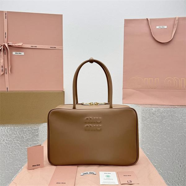 温もりキャメル 新作注目 シンプル上質 しっとりレザー ボックスバッグ MIUMIU ミュウミュウ コピー