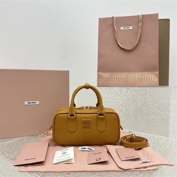 2025秋冬 ぬくもりマスタード 人気必須 ボストンバッグ MIUMIU ミュウミュウ スーパーコピー