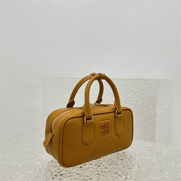 2025秋冬 ぬくもりマスタード 人気必須 ボストンバッグ MIUMIU ミュウミュウ スーパーコピー