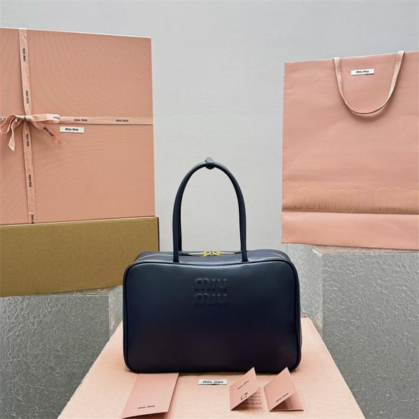 MIUMIU ミュウミュウ 偽物 ネイビー トレンドリッチ 人気上昇 大容量レザーボックスバッグ 
