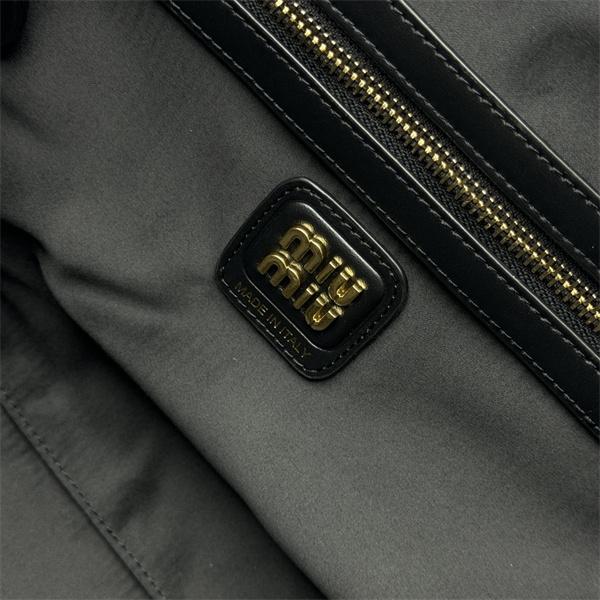 MIUMIU ミュウミュウ 偽物 ネイビー トレンドリッチ 人気上昇 大容量レザーボックスバッグ 