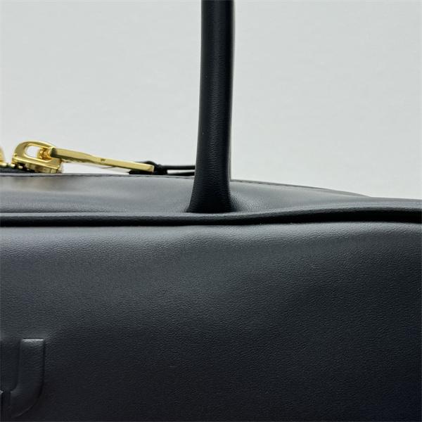 MIUMIU ミュウミュウ 偽物 ネイビー トレンドリッチ 人気上昇 大容量レザーボックスバッグ 