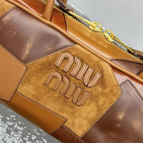 ほっこりブラウン 新作限定 こなれ感抜群 MIUMIU ミュウミュウ スーパーコピー ボストンバッグ