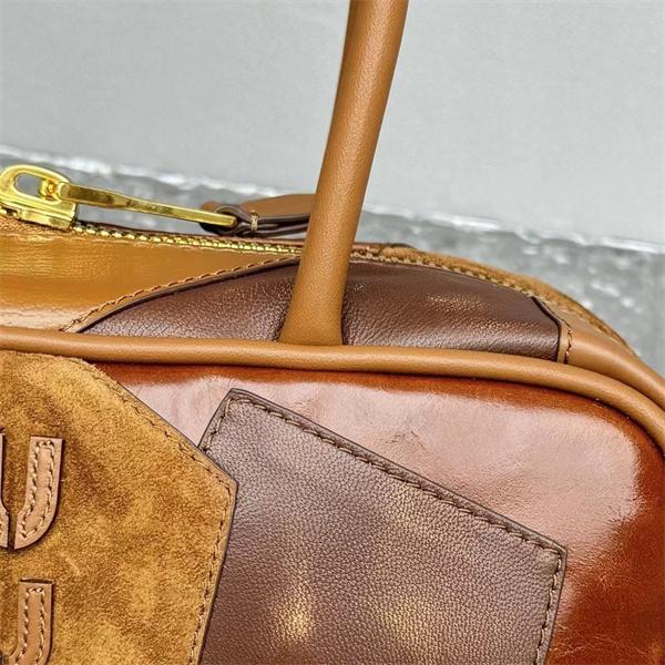 ほっこりブラウン 新作限定 こなれ感抜群 MIUMIU ミュウミュウ スーパーコピー ボストンバッグ