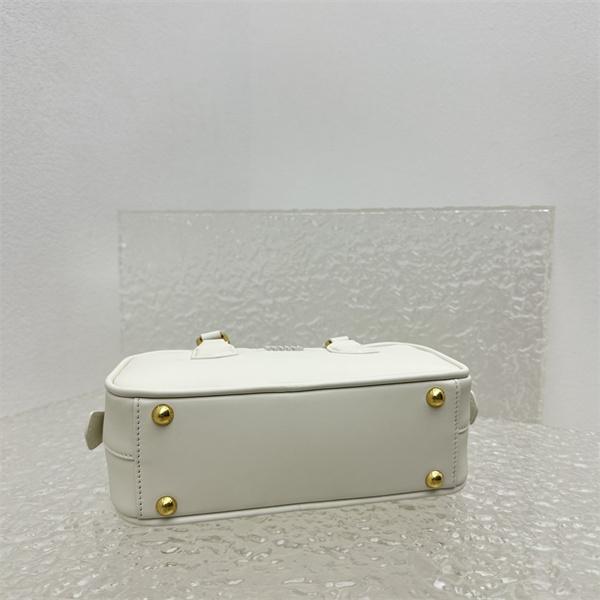 MIUMIU ミュウミュウ コピー 2025秋冬 ホワイト 人気上昇 使いやすい 上品ミニボストンバッグ