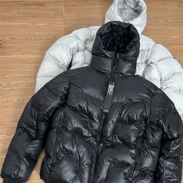 STONE ISLAND ストーンアイランド 偽物  光沢ブラック人気急増 ボリューム感 美シルエット ダウンジャケット