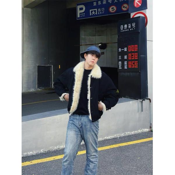 STONE ISLAND ストーンアイランド コピー  2025秋冬 ブラック 人気 ふんわり裏起毛 ジュアル ダウンジャケット