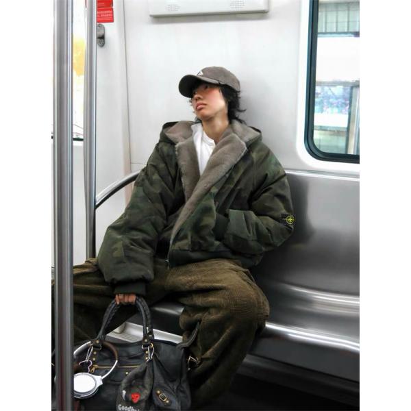 2025秋冬 ミリタリーカモ 新作話題 ソフト裏地  STONE ISLAND ストーンアイランド コピー  ダウンジャケット