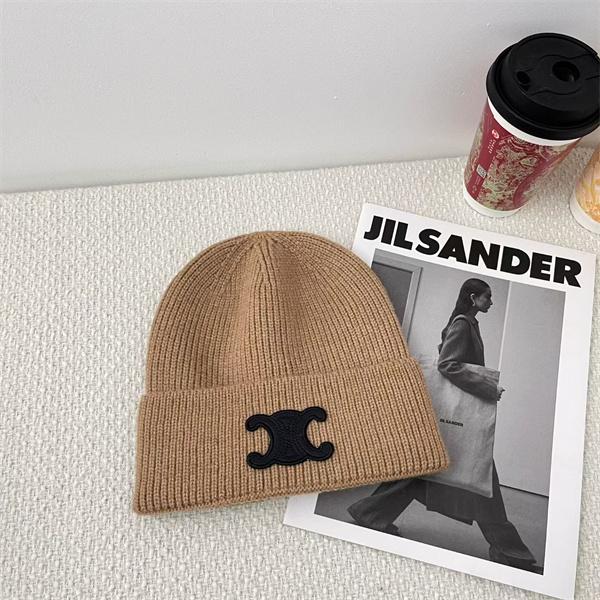 CELINE セリーヌ 偽物 秋冬 マルチカラー 検索人気トップ しっとり暖か ニット帽