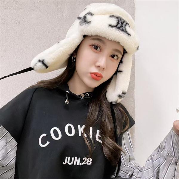 CELINE セリーヌ コピー 秋冬 ホワイト 話題性MAX 防寒イヤーフラップ帽