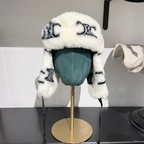 CELINE セリーヌ コピー 秋冬 ホワイト 話題性MAX 防寒イヤーフラップ帽